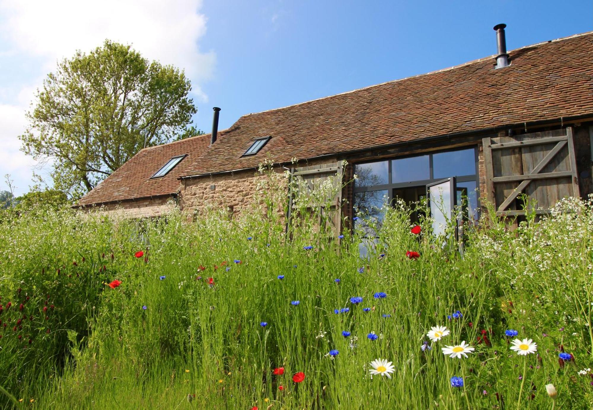 The Cart House - Beautiful Contemporary Barn - Hot Tub Apartment Bridgnorth Exterior photo