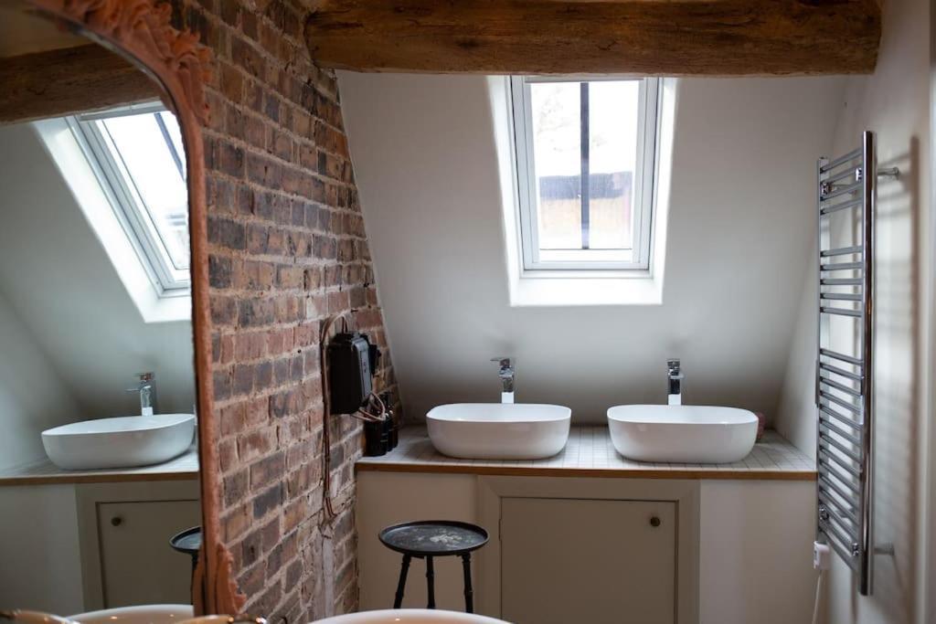 The Cart House - Beautiful Contemporary Barn - Hot Tub Apartment Bridgnorth Exterior photo